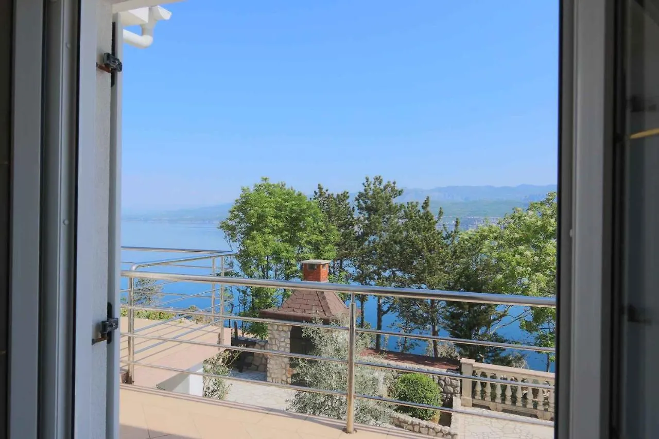 Apartment In Silo/Insel Krk 13416